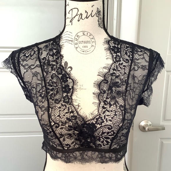 🌹 Two Piece Lace Lingerie Set 🌹 - Picture 2 of 11